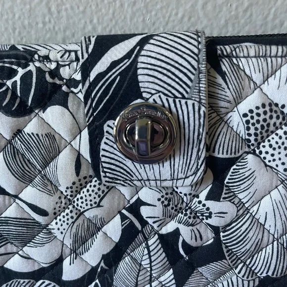 Vera Bradley Bedford Blooms Wallet - Picture 6 of 8